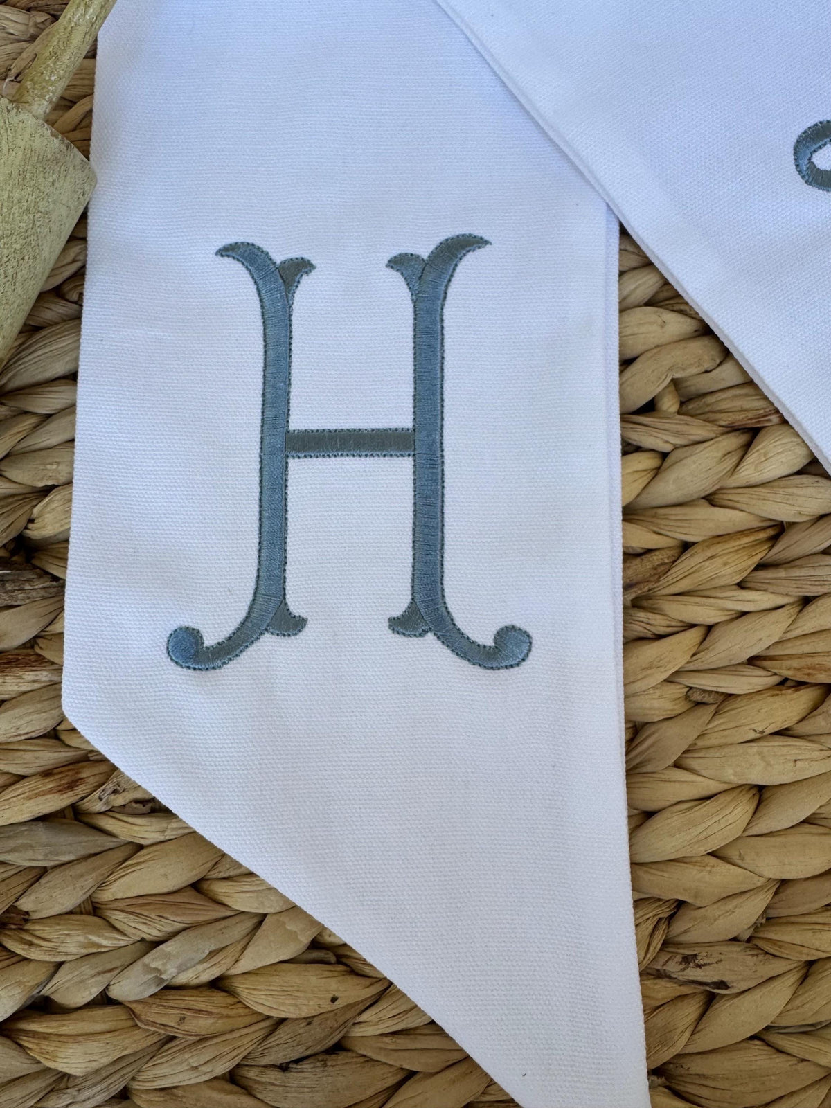 Oyster Wreath Sash