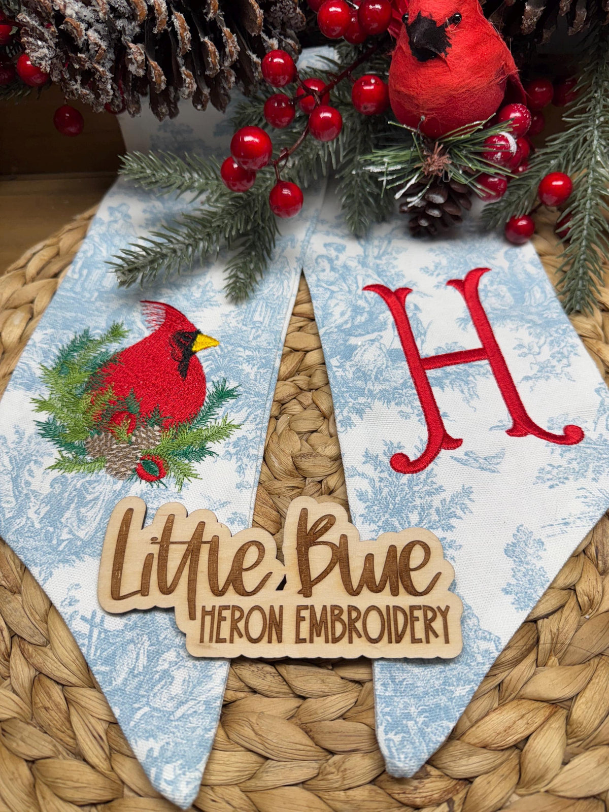 Christmas Cardinal Wreath Sash